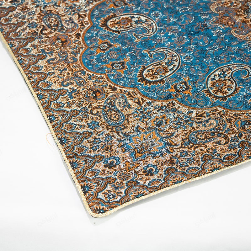 خواب راحت روی بالشت با کاور ترمه سنتی آبی رنگ