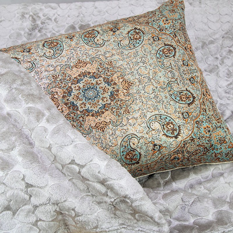 روبالشتی طرح نسترن طلایی ترمه پورهادی – مناسب جهیزیه