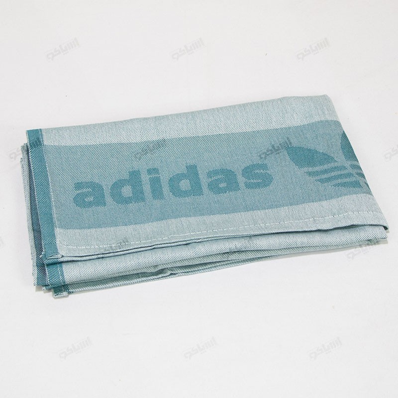 حوله کله‌غازی شیک تا شده مناسب برای هدیه ورزشی