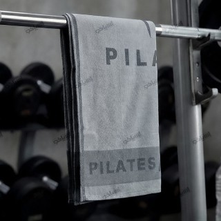 حوله ورزشی نرم طوسی آسایش کد 2443