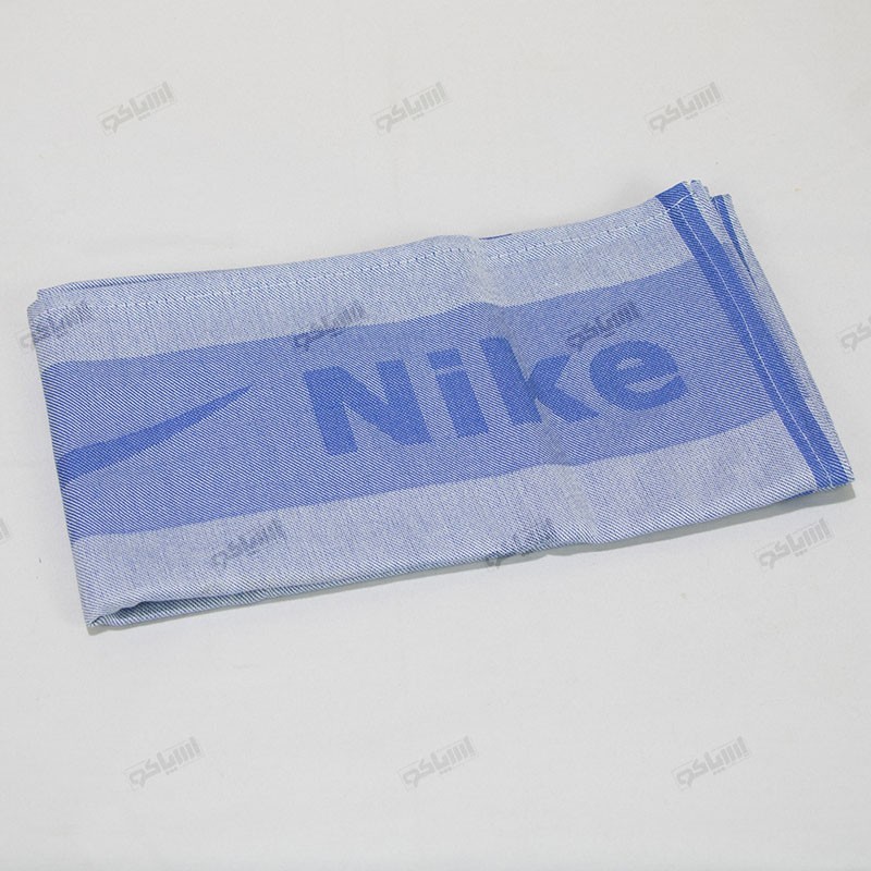 حوله استخری خنک آبی طرح نایک؛ لطافت و جذب آب فوق‌العاده | اسپاکو