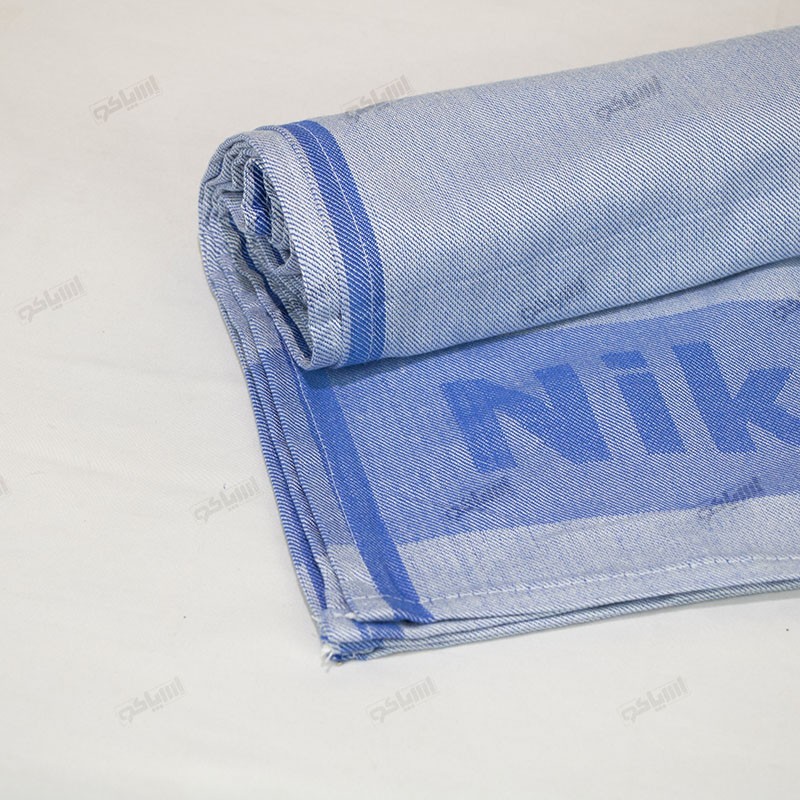 حوله استخری خنک آبی طرح نایک؛ لطافت و جذب آب فوق‌العاده | اسپاکو