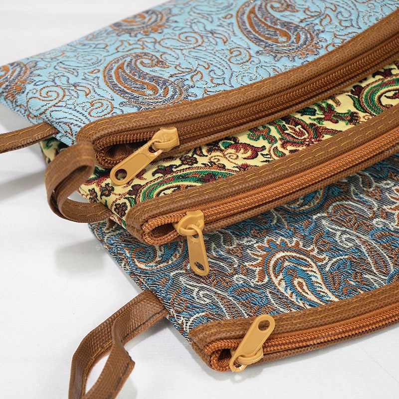 خرید کیف آرایشی ترمه فیروزه‌ای مناسب هدیه و سوغات